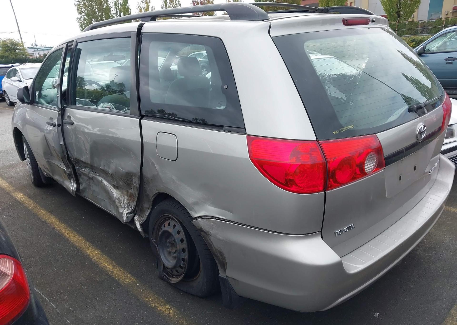 2007 TOYOTA SIENNA CE