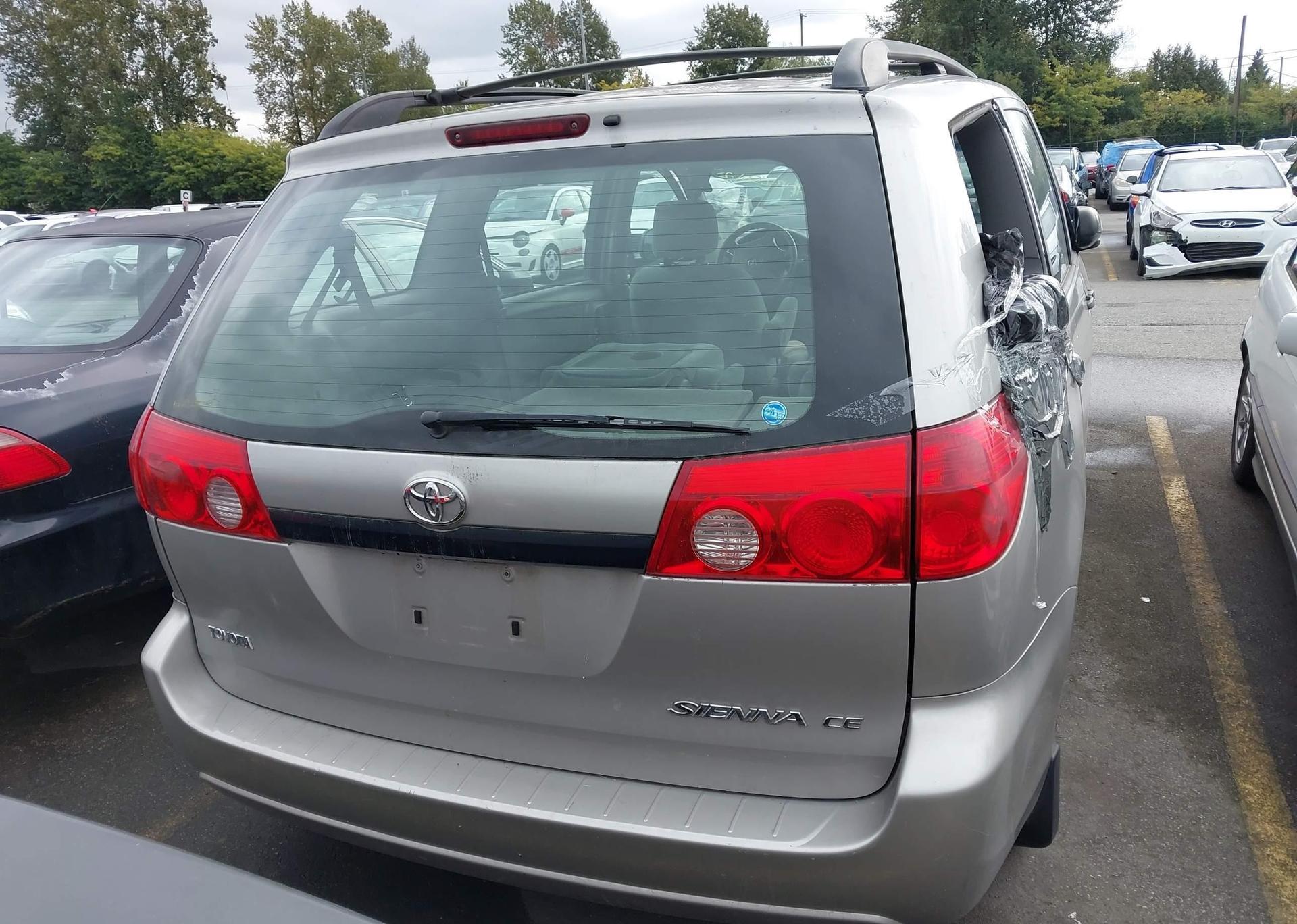 2007 TOYOTA SIENNA CE