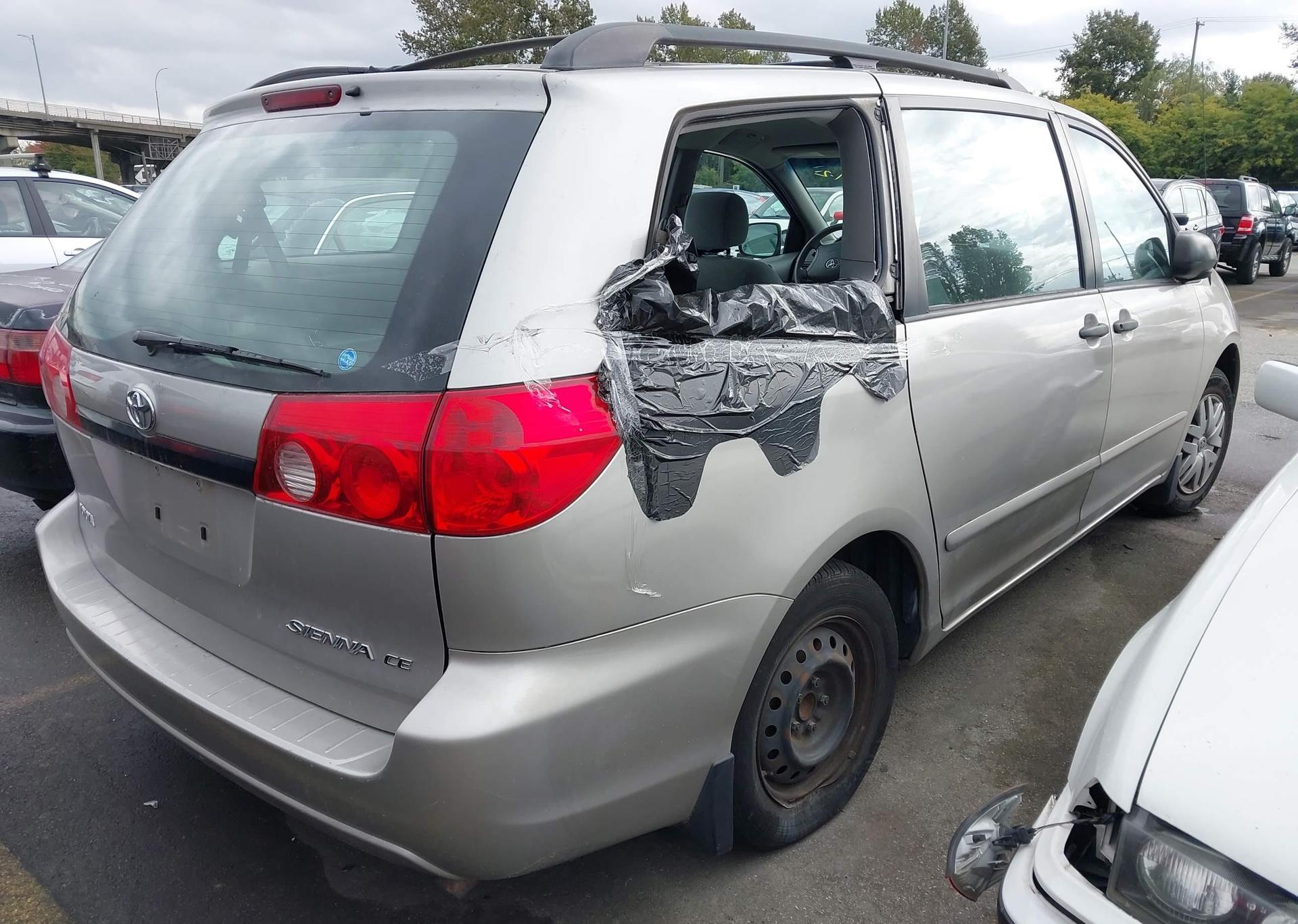 2007 TOYOTA SIENNA CE