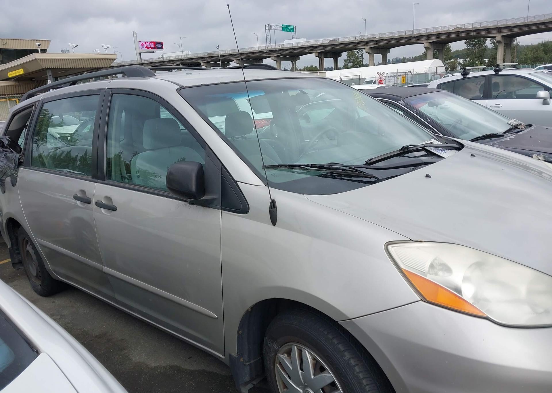 2007 TOYOTA SIENNA CE