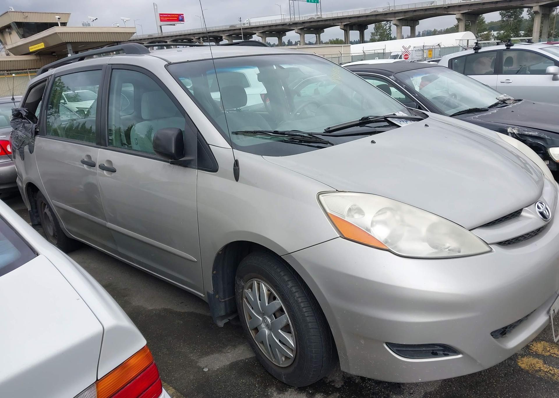 2007 TOYOTA SIENNA CE