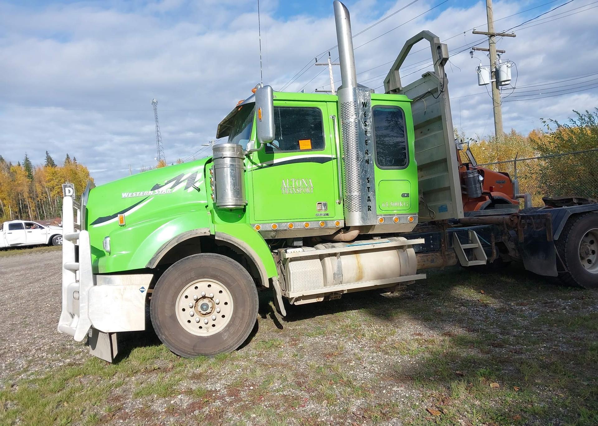 2012 WESTERN STAR/AUTO CAR CONVENTIONAL 4900SA