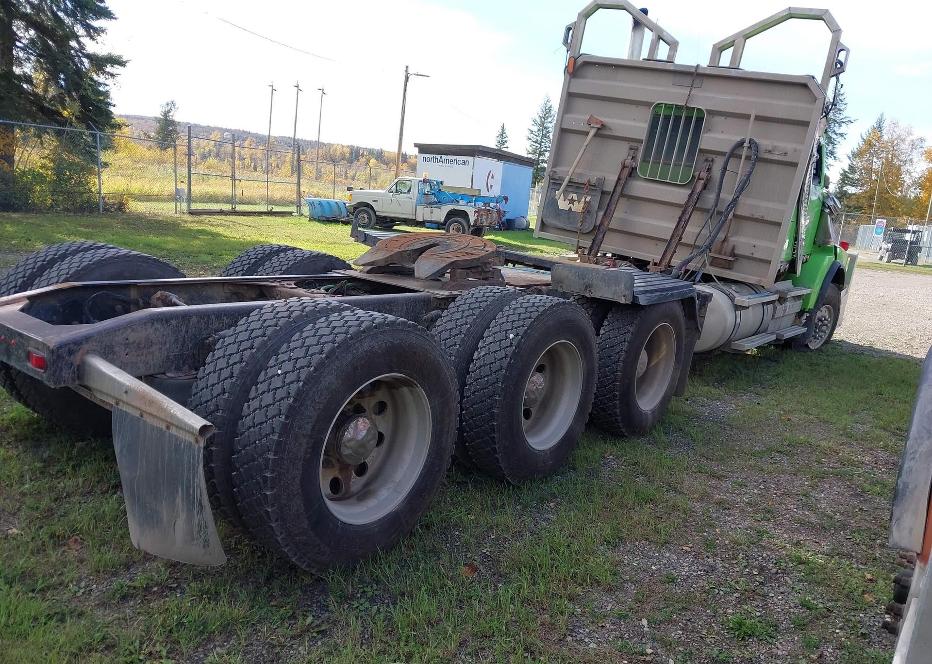 2012 WESTERN STAR/AUTO CAR CONVENTIONAL 4900SA