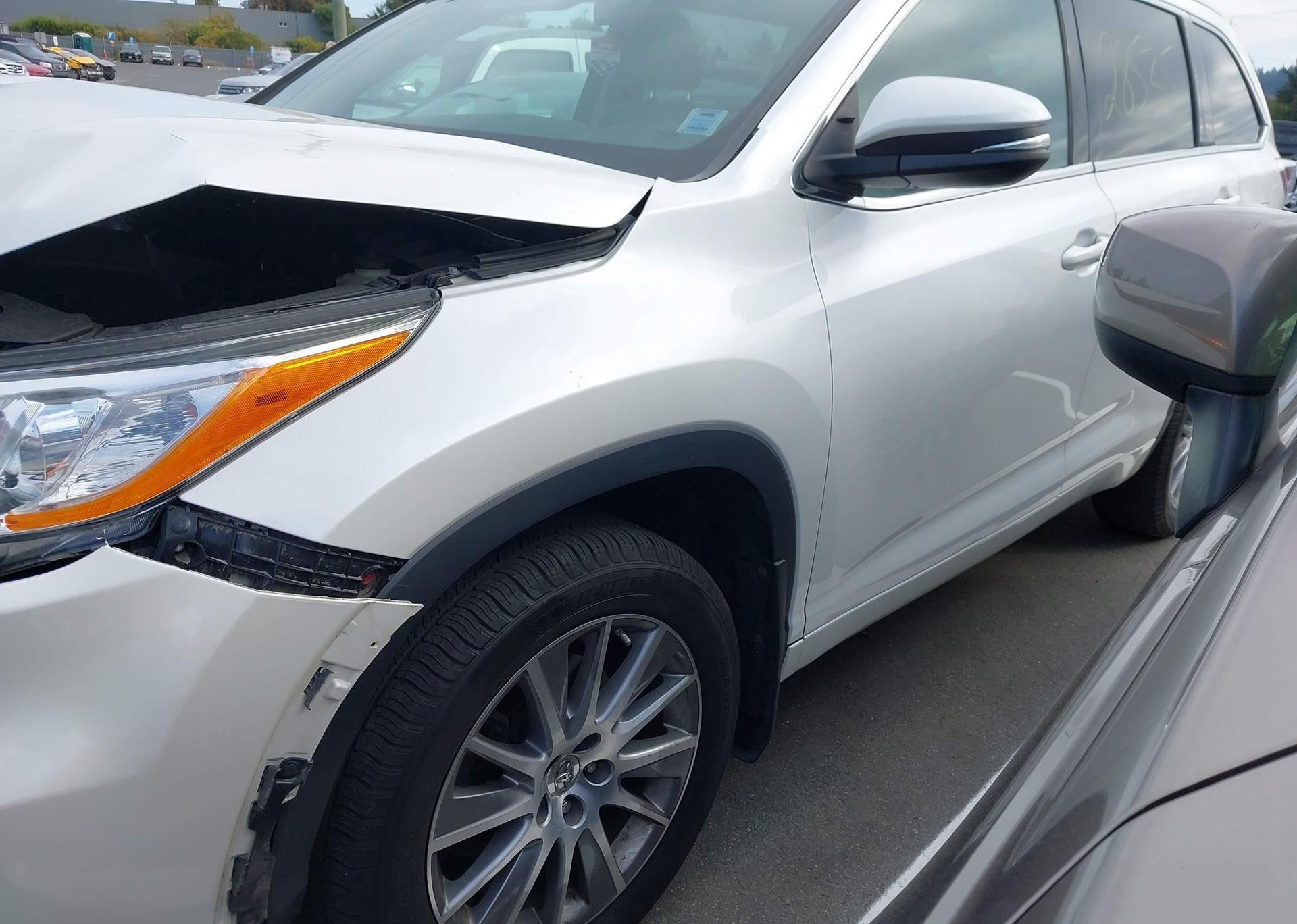 2015 TOYOTA highlander xle