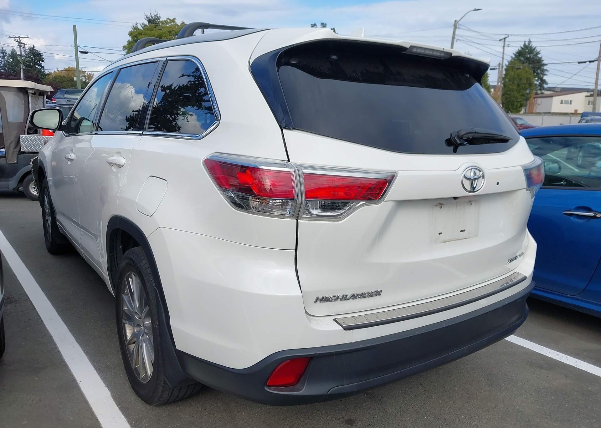 2015 TOYOTA highlander xle