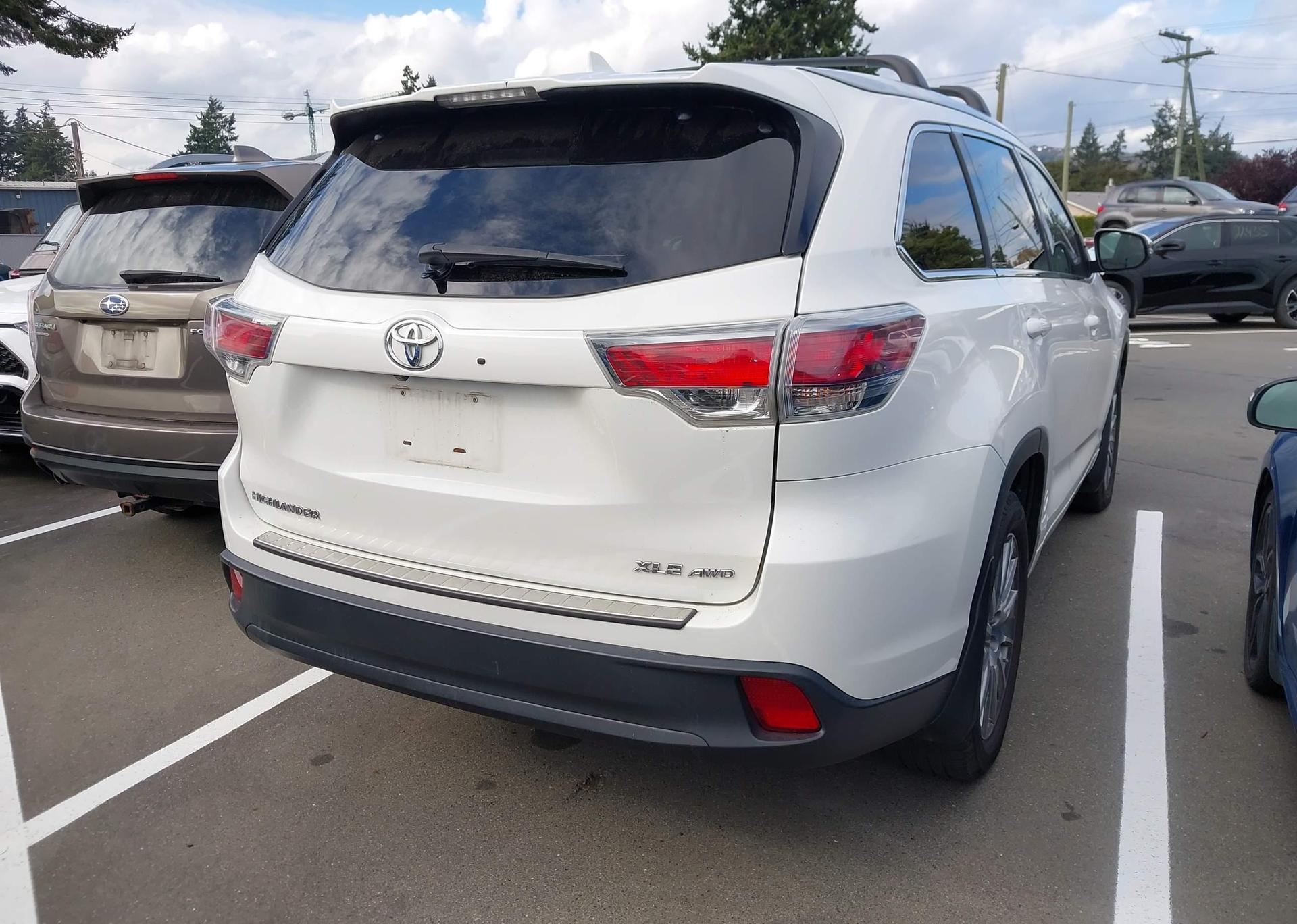 2015 TOYOTA highlander xle