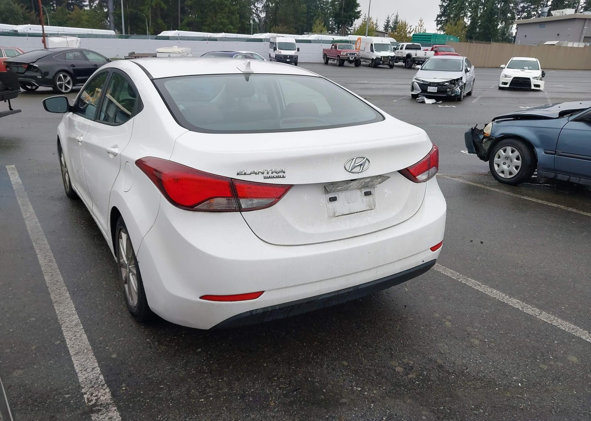 2016 HYUNDAI ELANTRA SE
