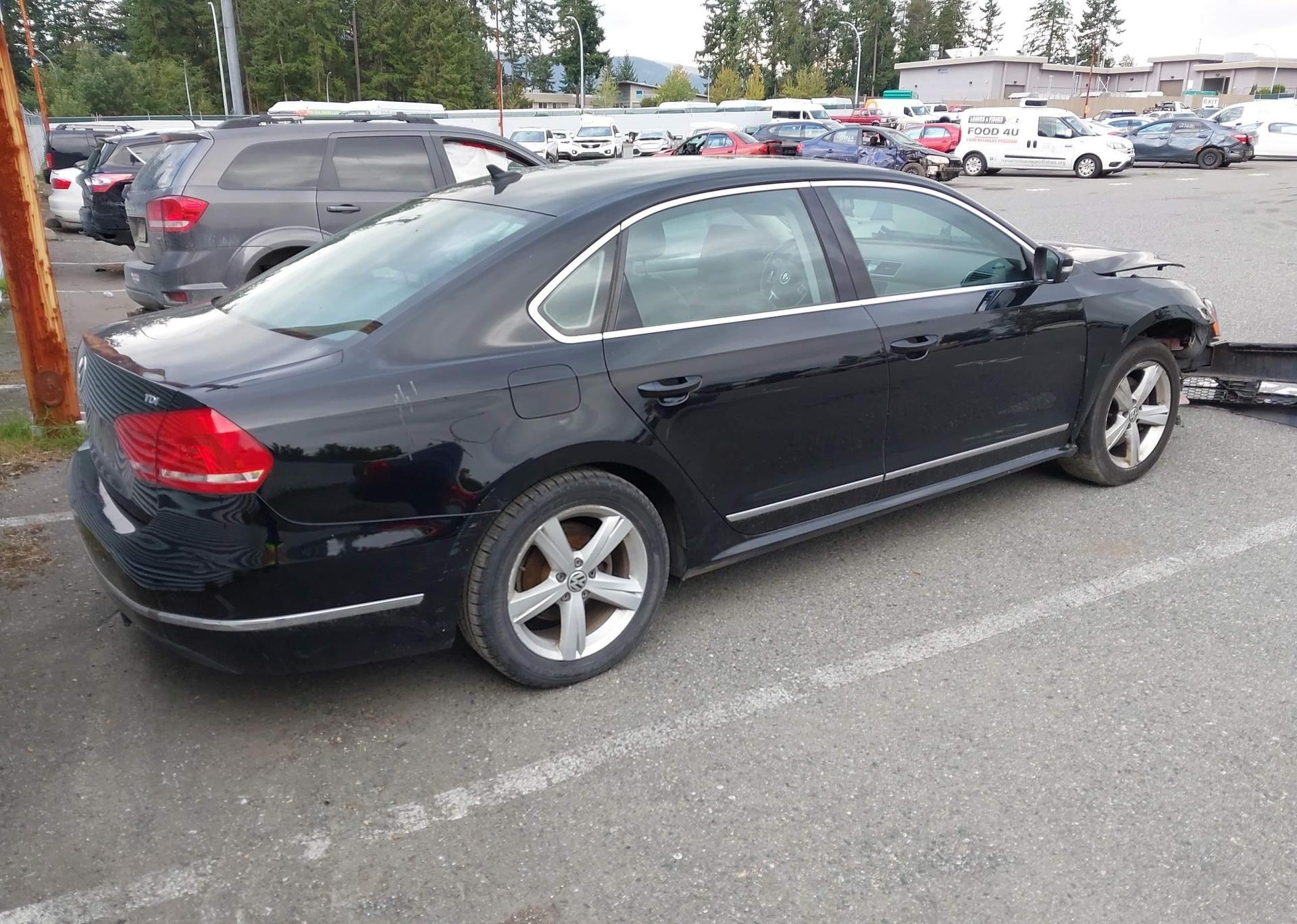 2015 VOLKSWAGEN PASSAT SE