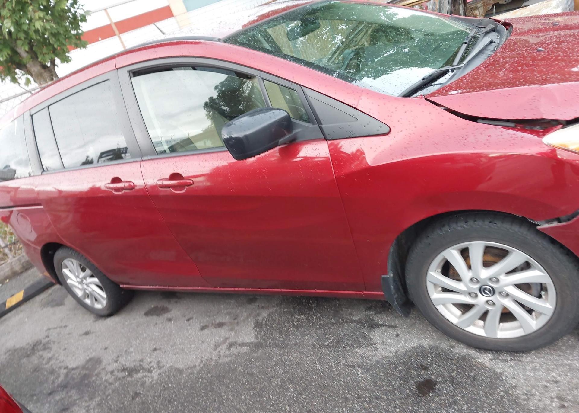 2013 MAZDA 5