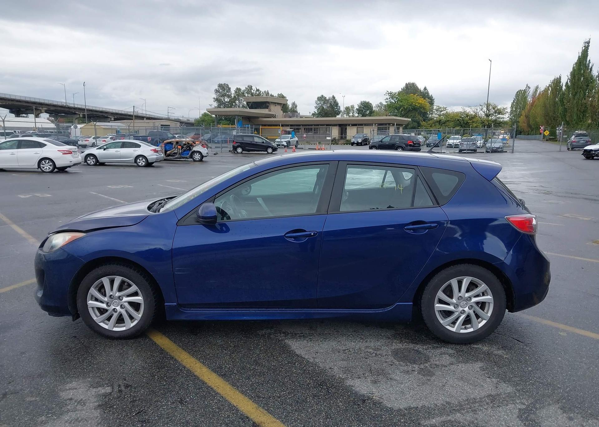 2012 MAZDA 3 I