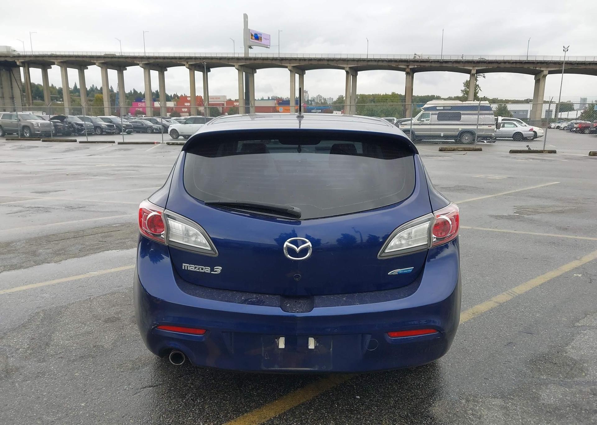 2012 MAZDA 3 I
