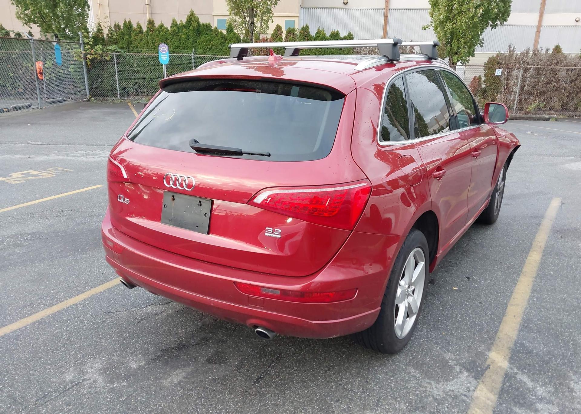 2010 AUDI Q5