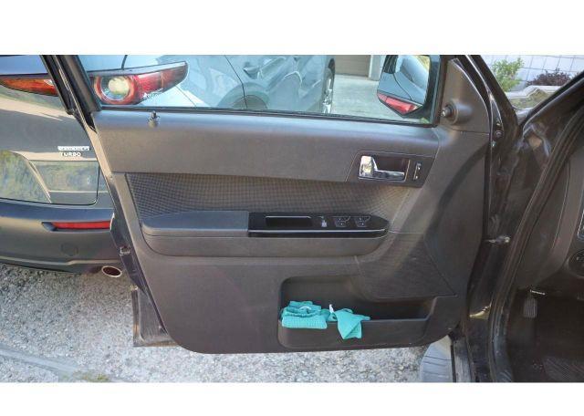 2010 FORD ESCAPE LIMITED