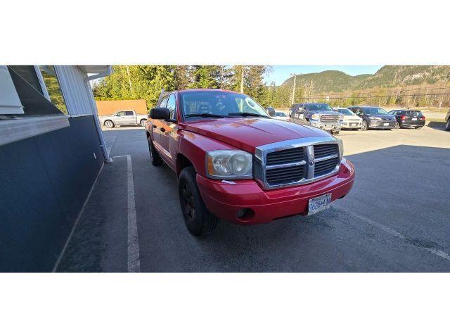 2005 DODGE DAKOTA QUAD SLT