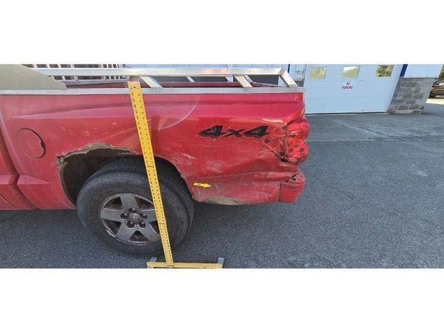 2005 DODGE DAKOTA QUAD SLT