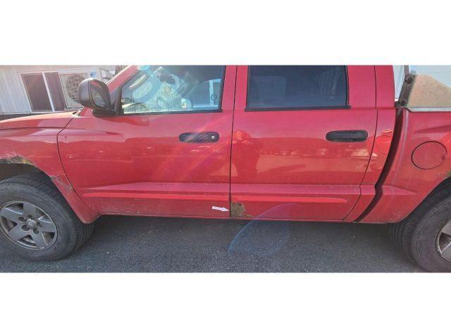 2005 DODGE DAKOTA QUAD SLT