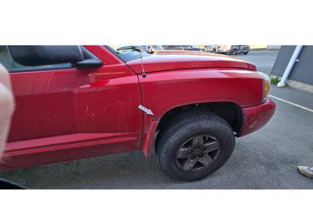 2005 DODGE DAKOTA QUAD SLT