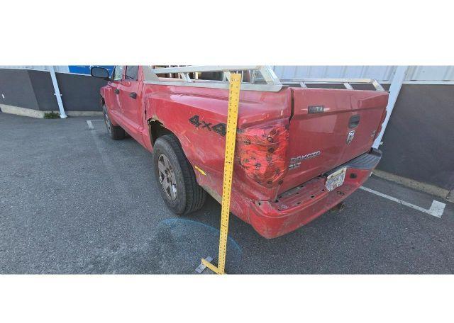 2005 DODGE DAKOTA QUAD SLT