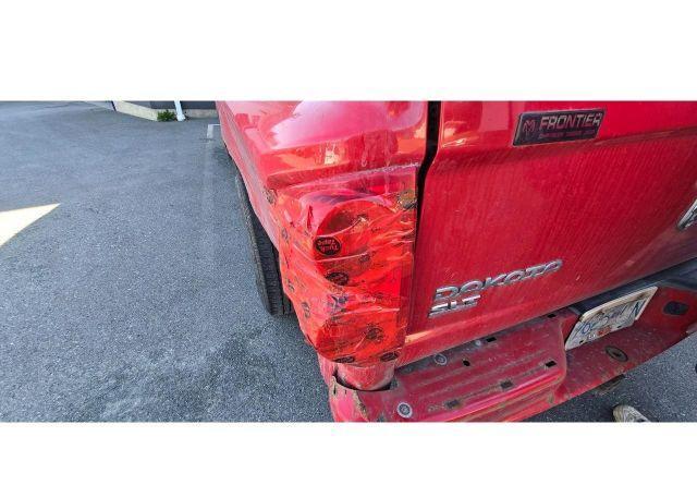 2005 DODGE DAKOTA QUAD SLT