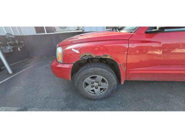 2005 DODGE DAKOTA QUAD SLT