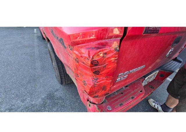 2005 DODGE DAKOTA QUAD SLT