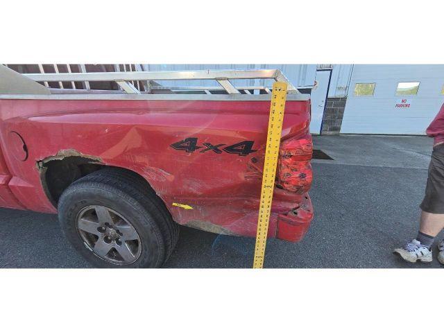 2005 DODGE DAKOTA QUAD SLT