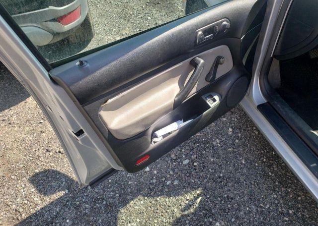 2005 VOLKSWAGEN GOLF