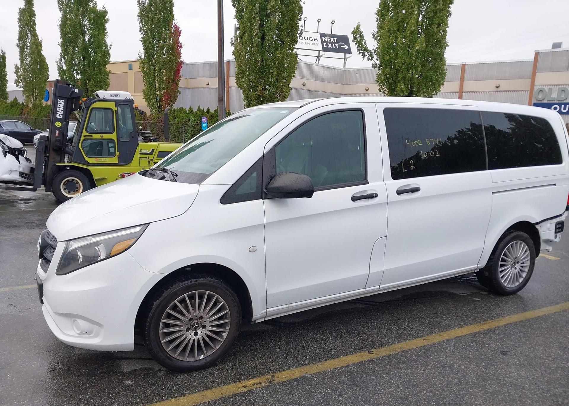 2016 MERCEDES-BENZ METRIS