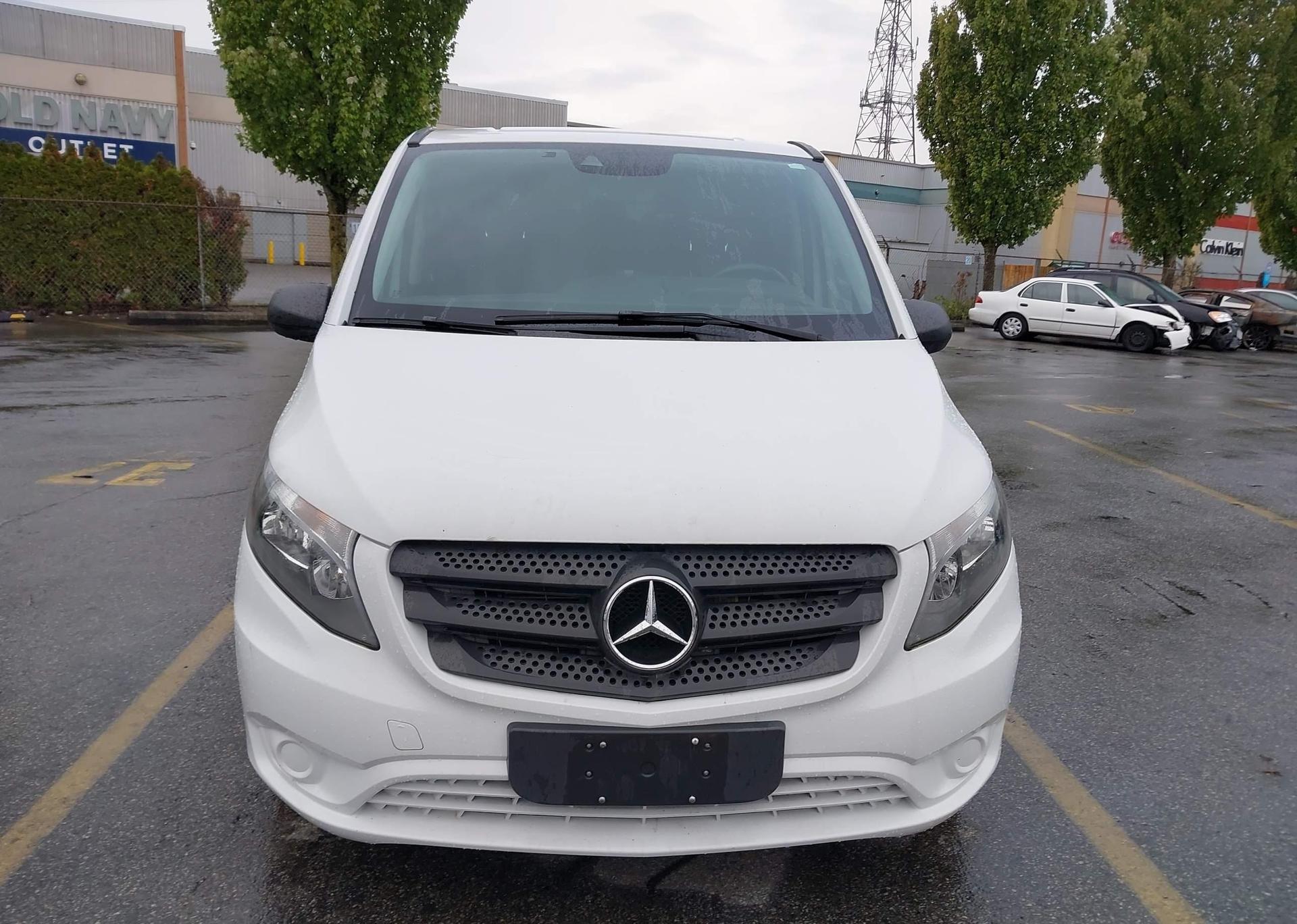 2016 MERCEDES-BENZ METRIS