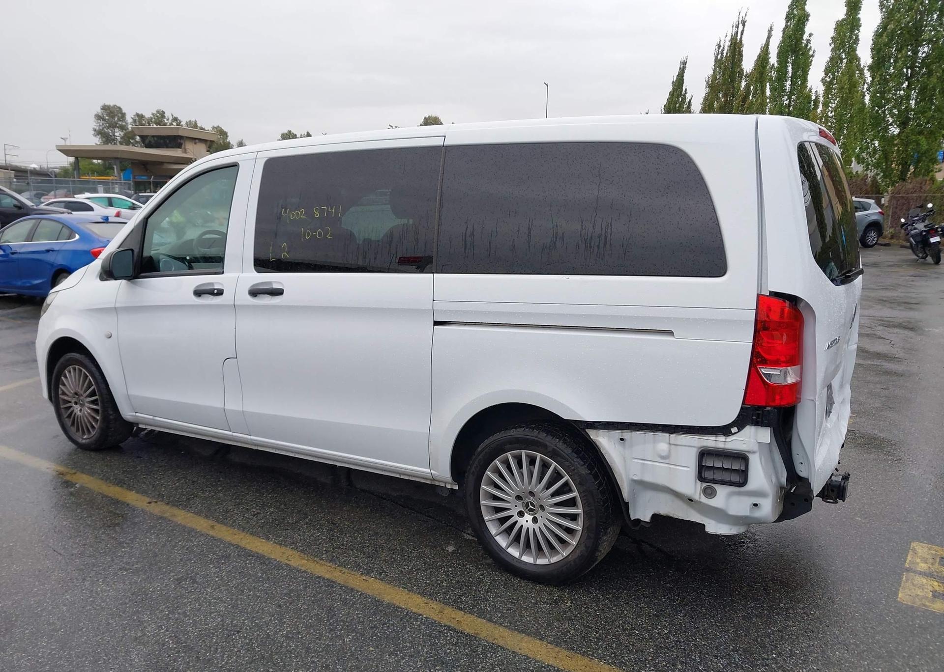 2016 MERCEDES-BENZ METRIS