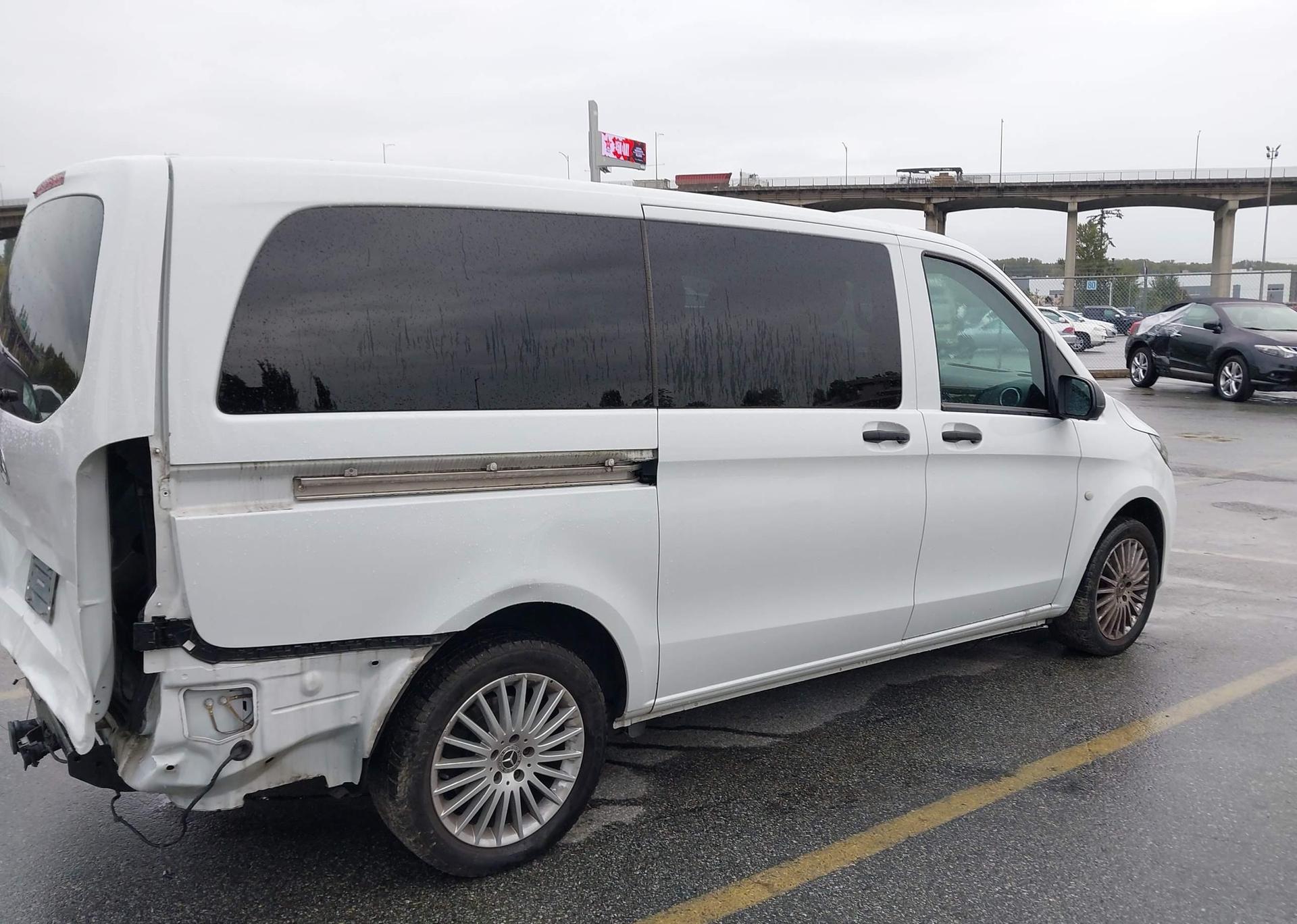 2016 MERCEDES-BENZ METRIS