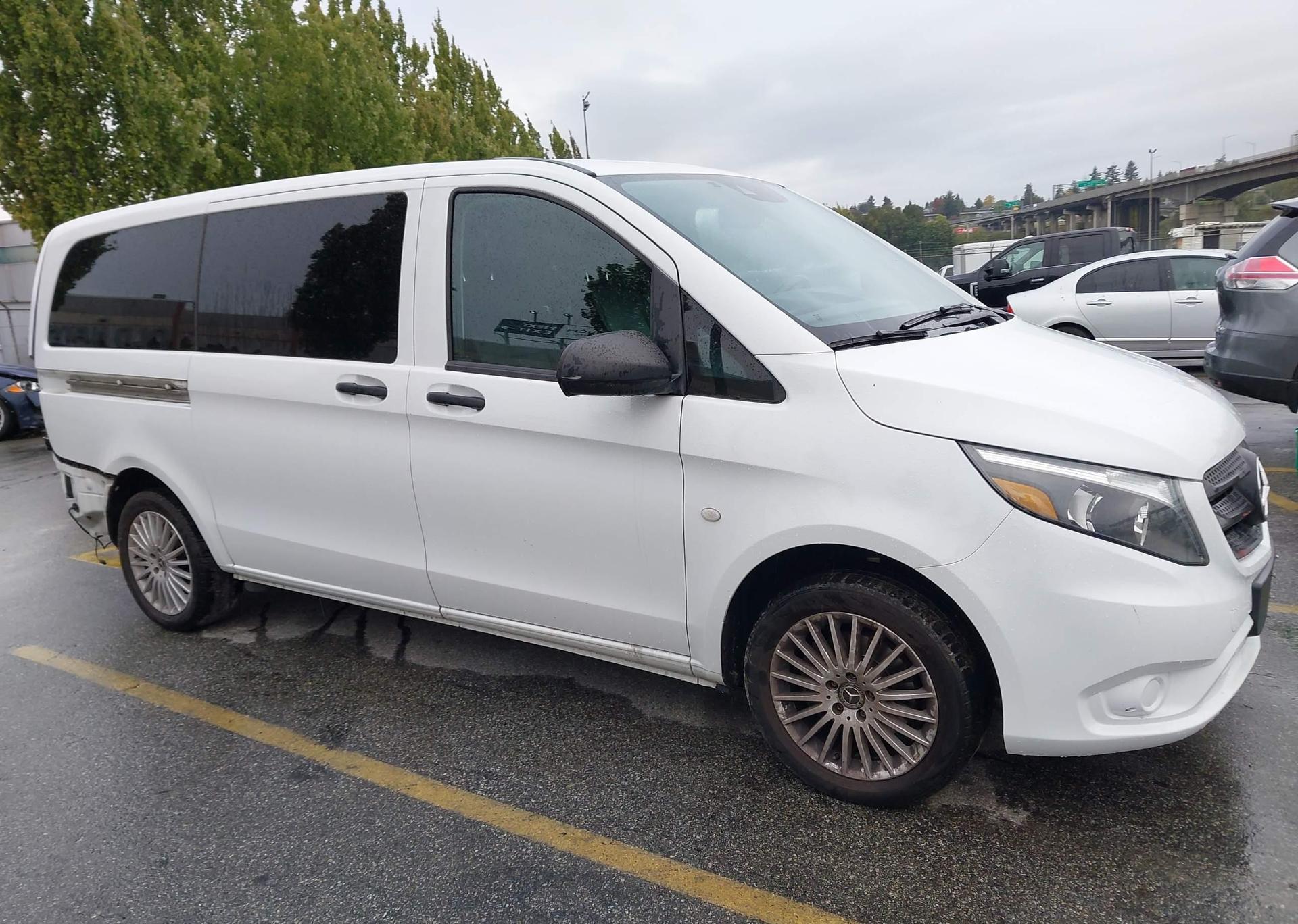 2016 MERCEDES-BENZ METRIS