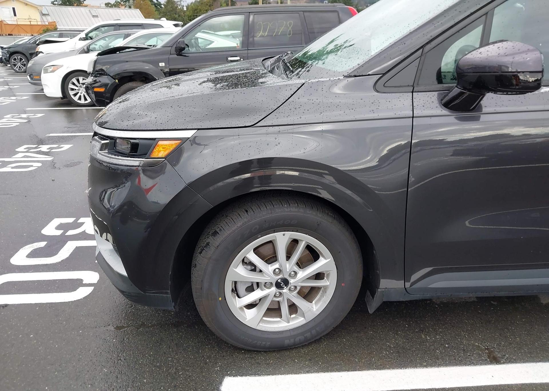 2024 KIA CARNIVAL LX