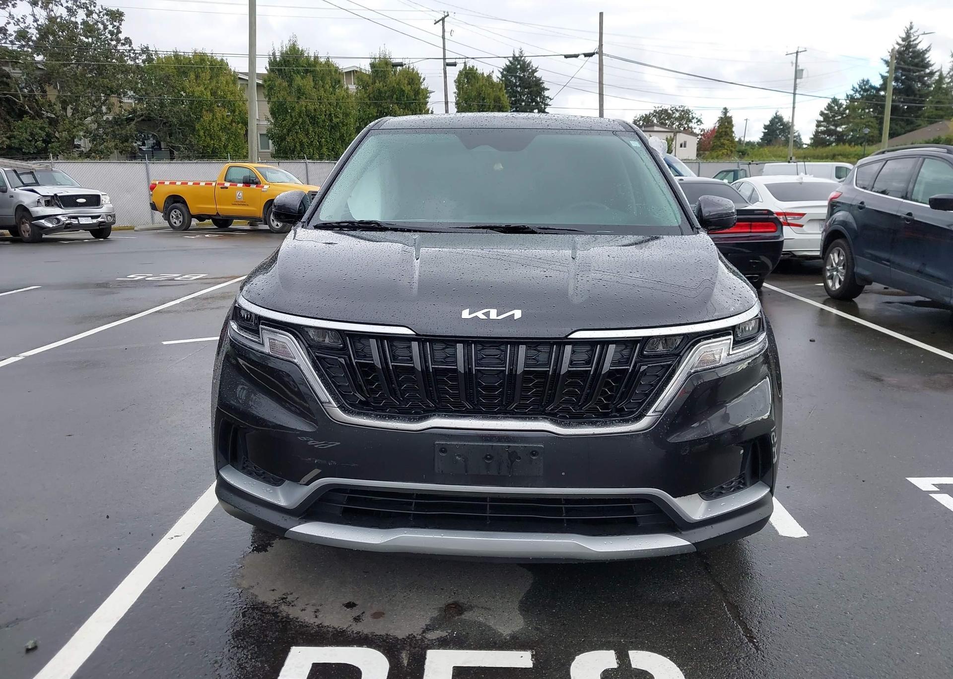 2024 KIA CARNIVAL LX