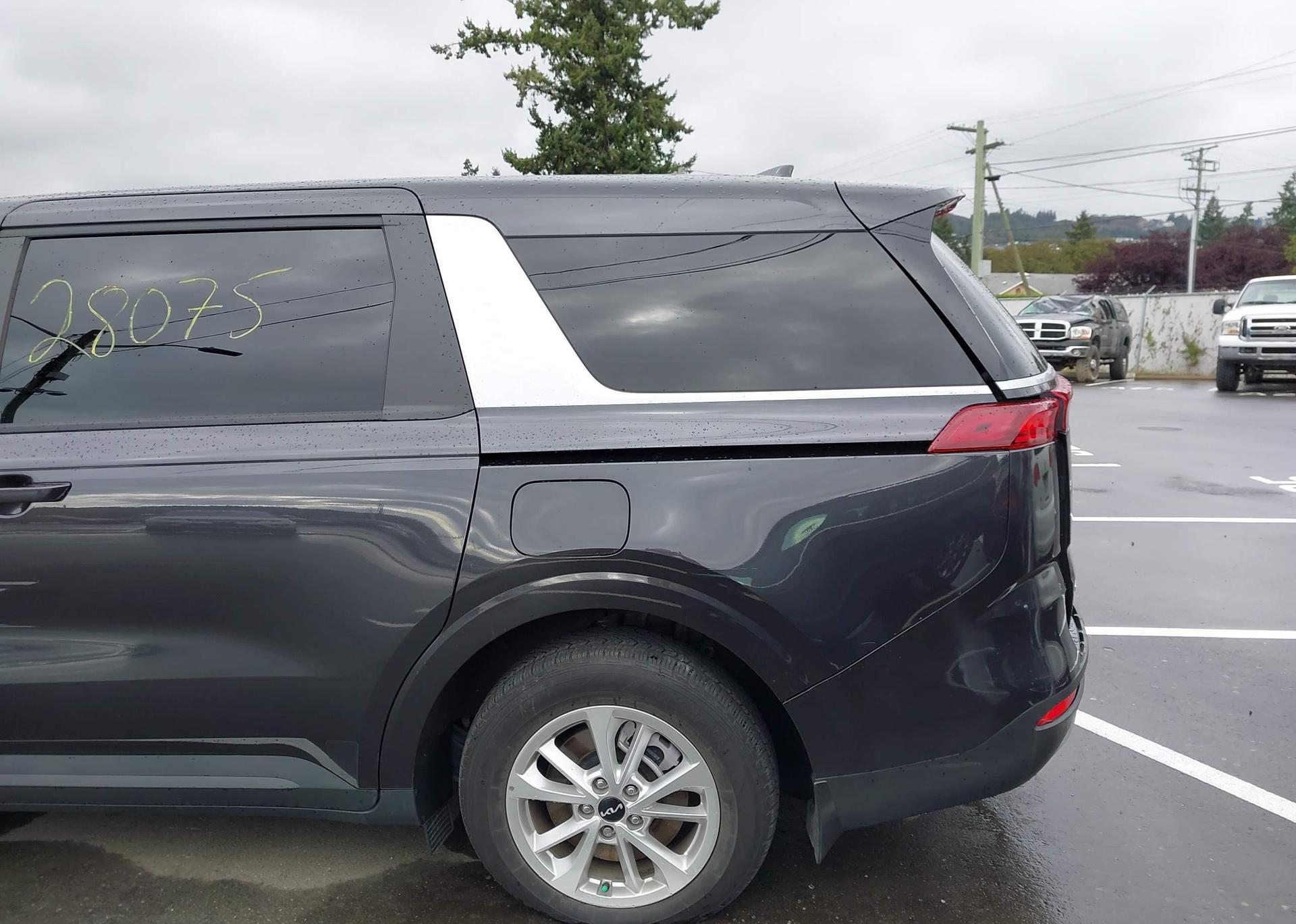 2024 KIA CARNIVAL LX
