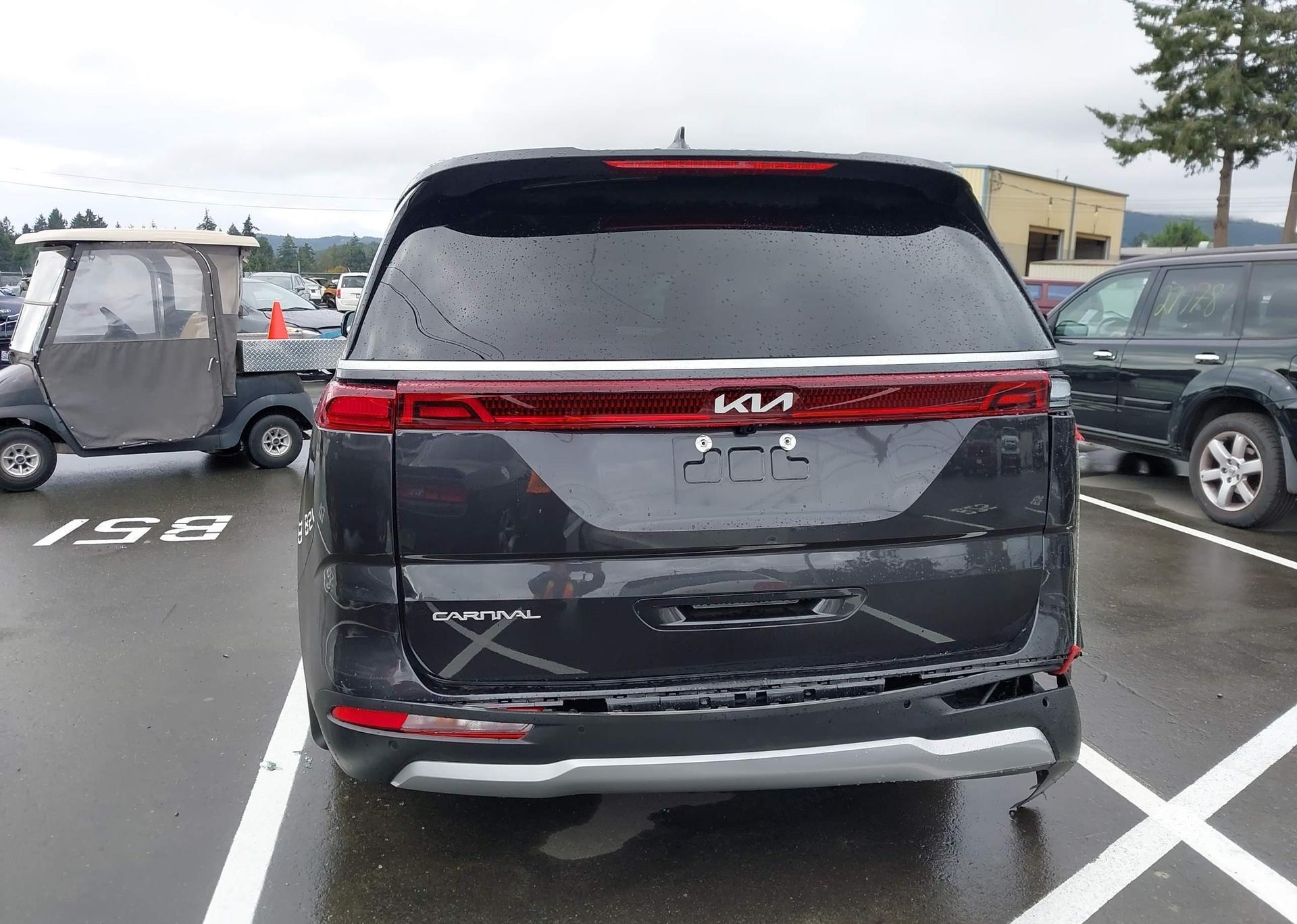 2024 KIA CARNIVAL LX