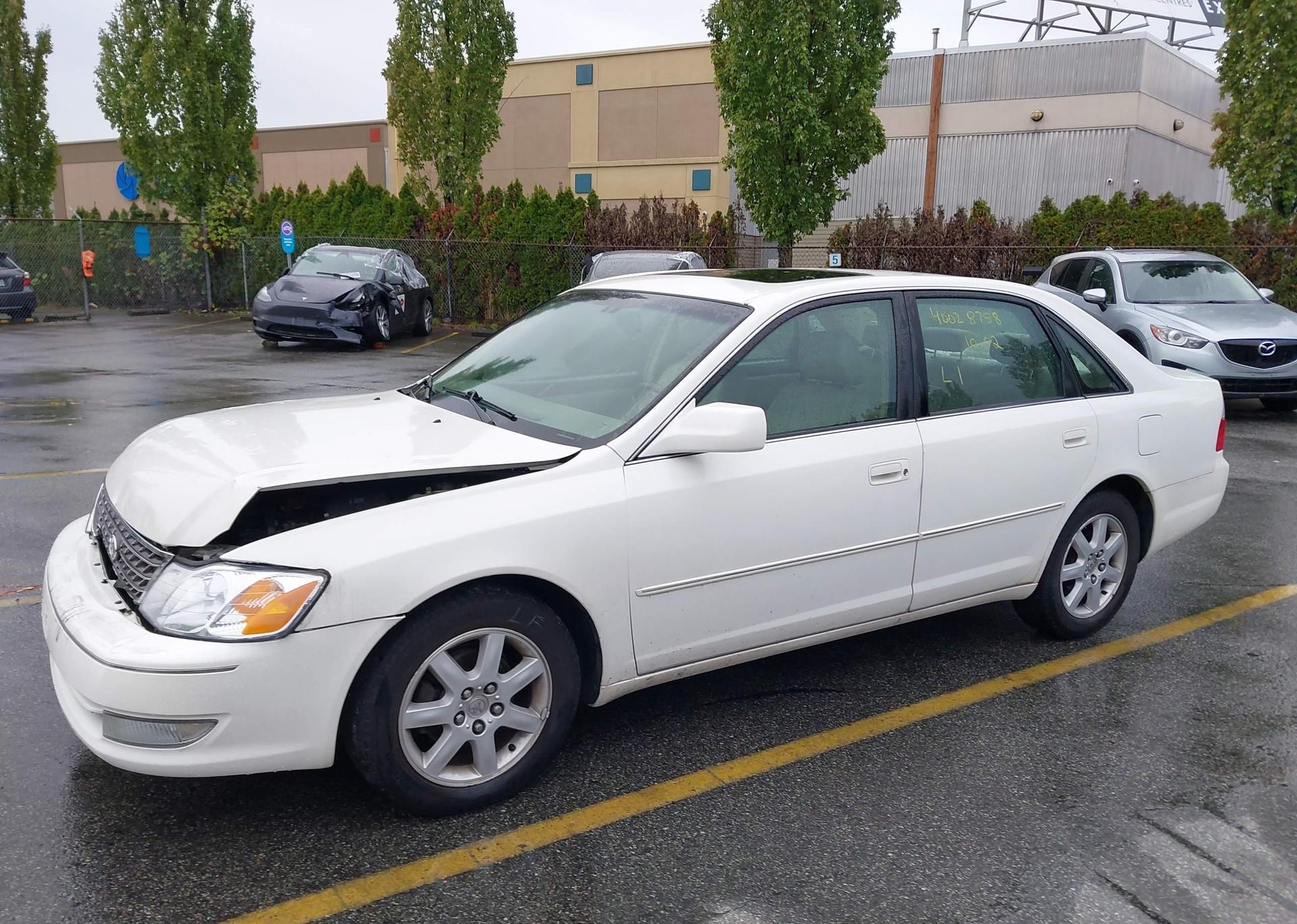 2004 TOYOTA AVALON XL