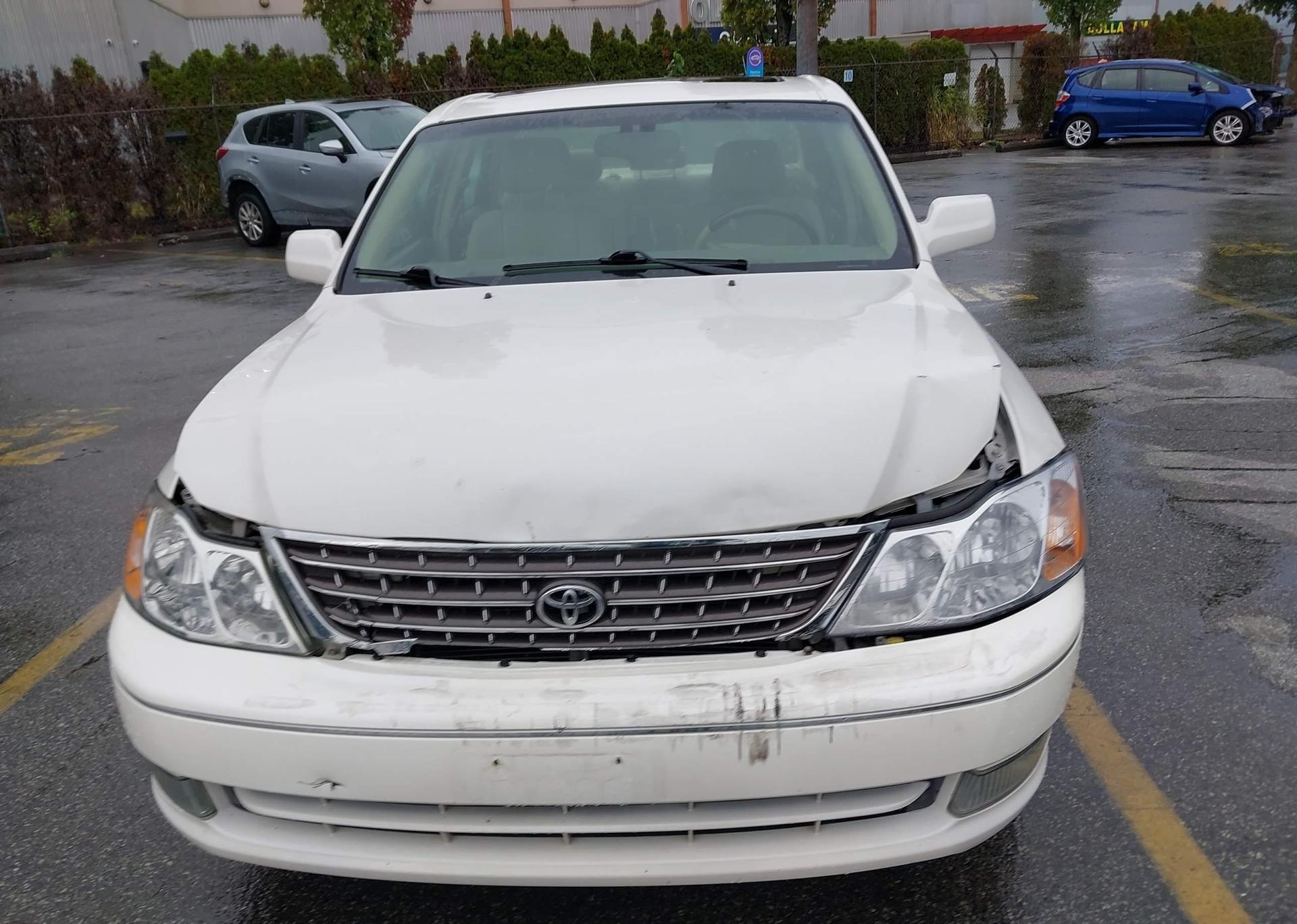 2004 TOYOTA AVALON XL