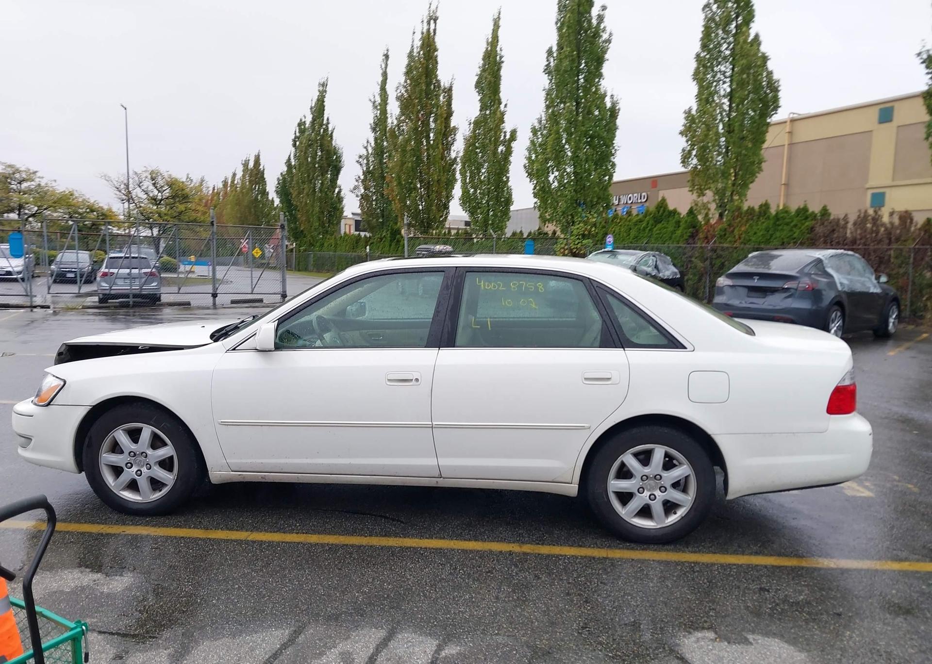 2004 TOYOTA AVALON XL