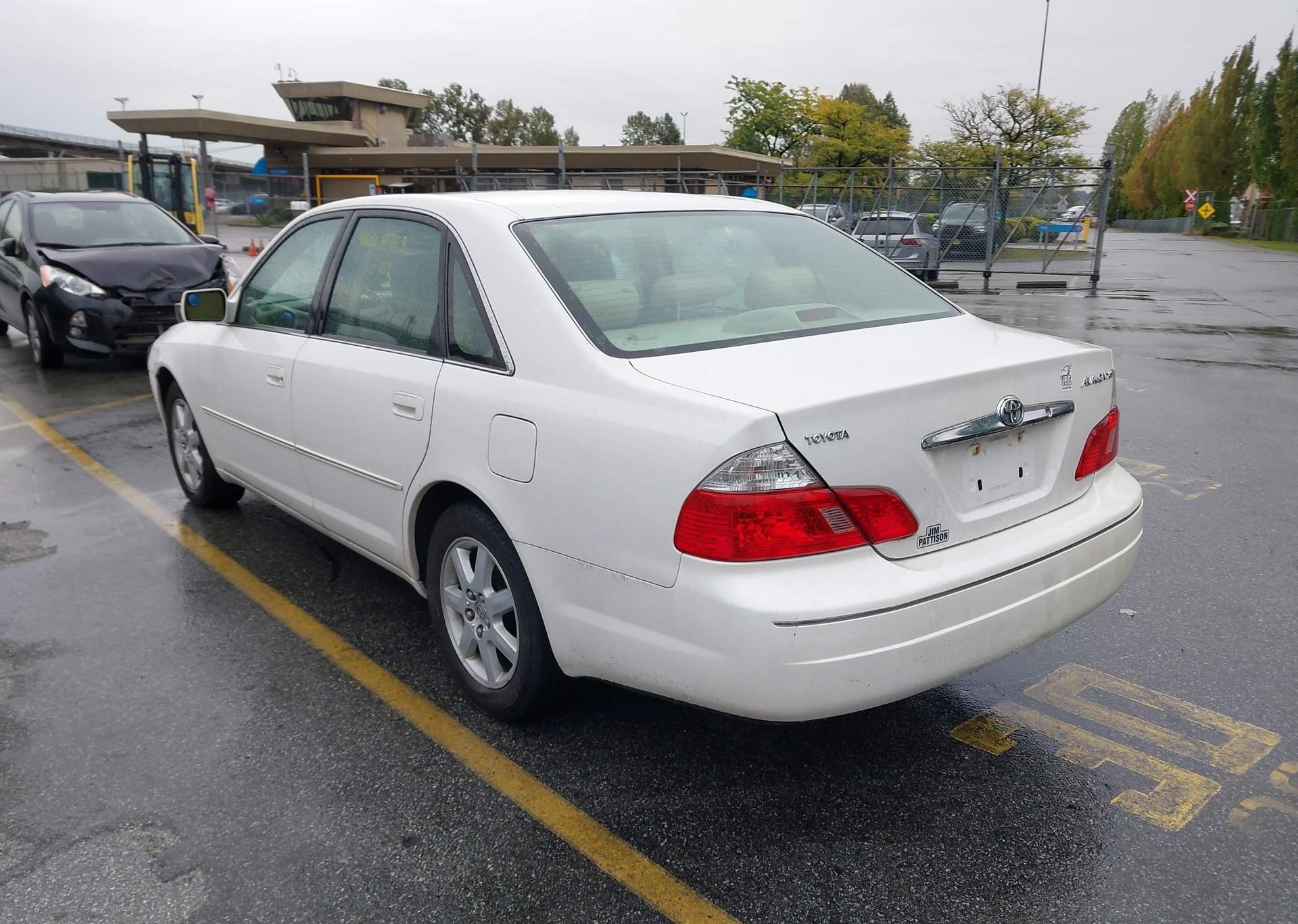 2004 TOYOTA AVALON XL
