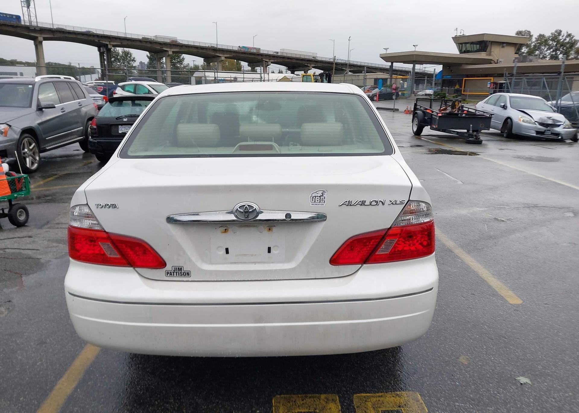 2004 TOYOTA AVALON XL
