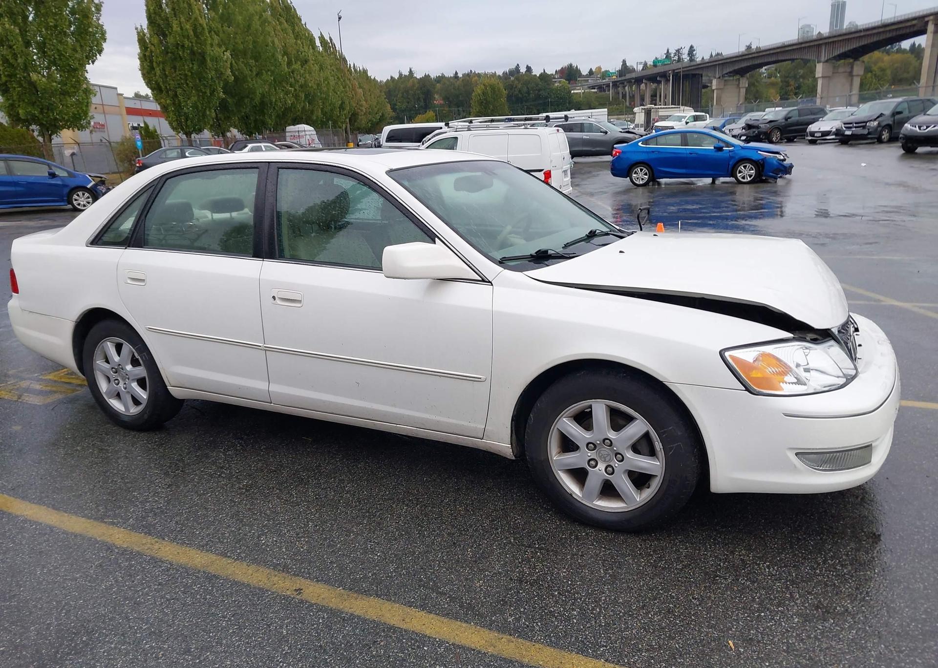 2004 TOYOTA AVALON XL