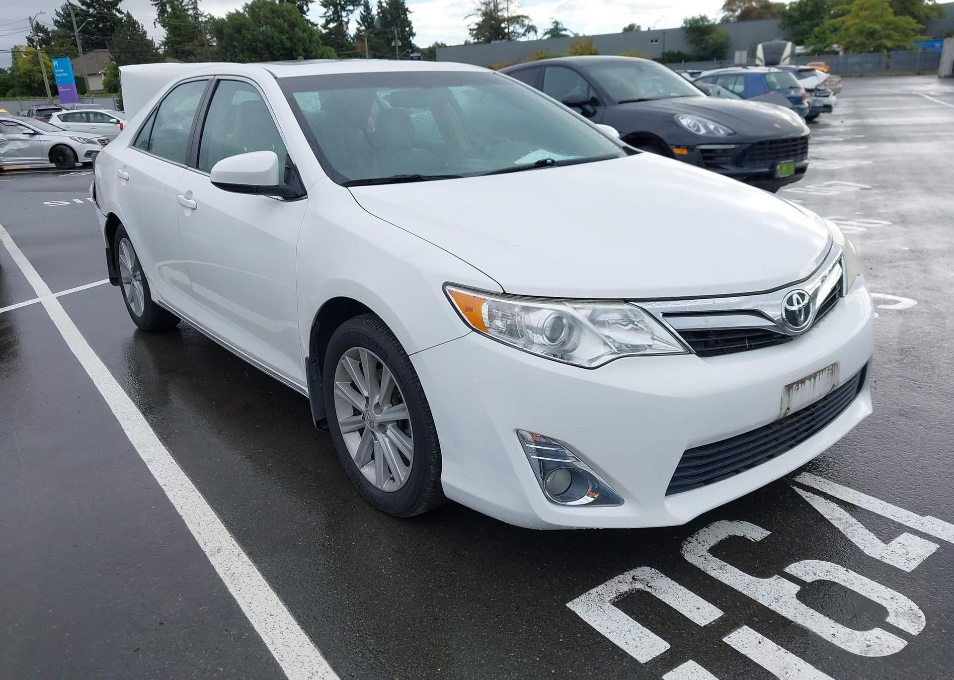 2012 TOYOTA CAMRY SE