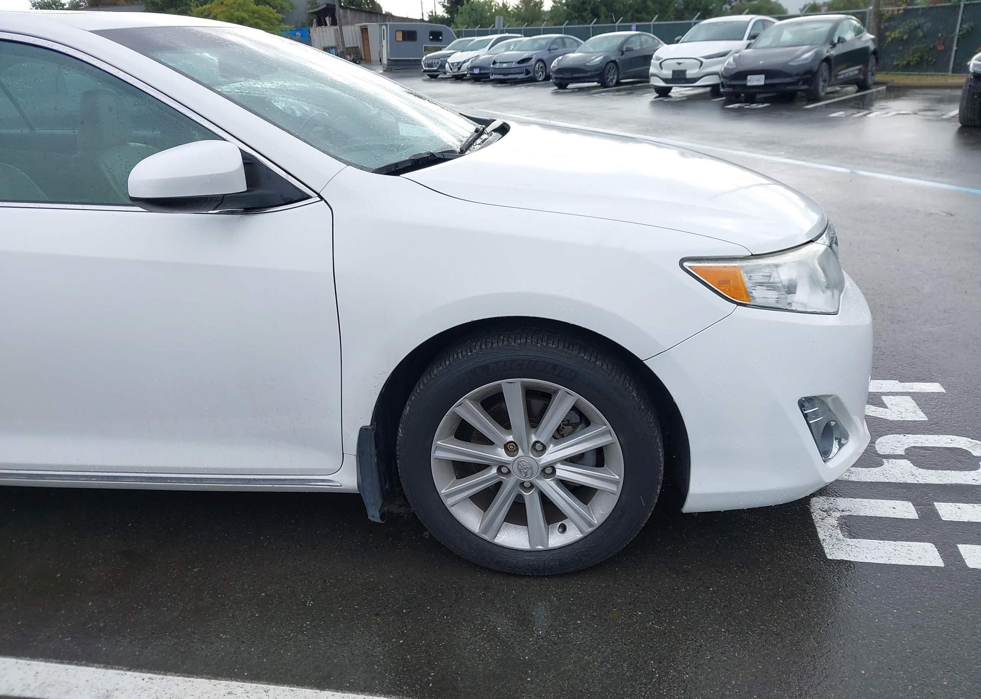 2012 TOYOTA CAMRY SE