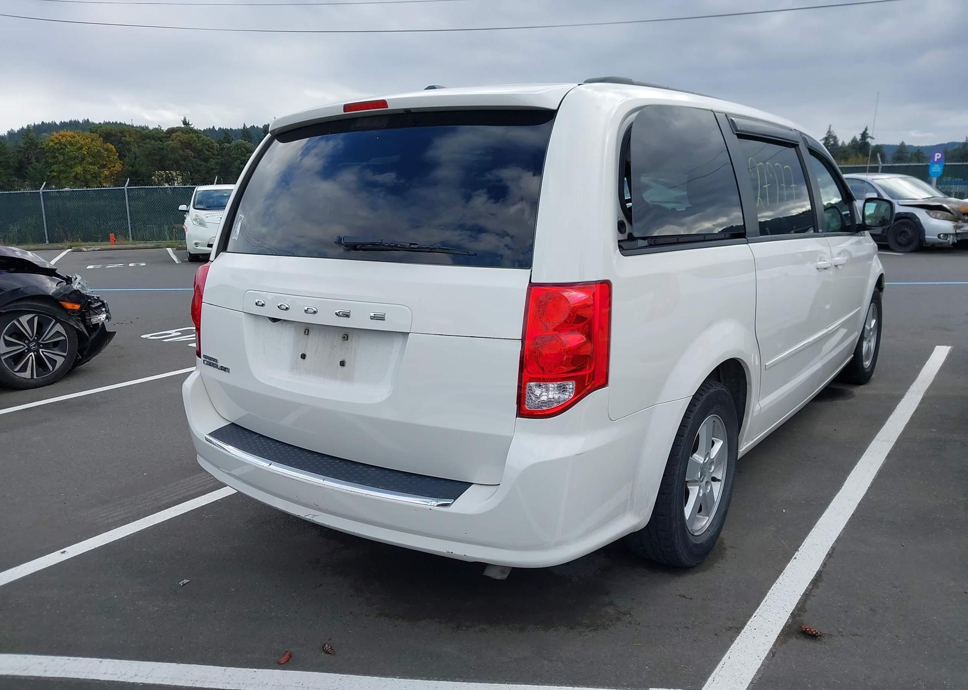 2011 DODGE GRAND CARAVAN EXPRESS