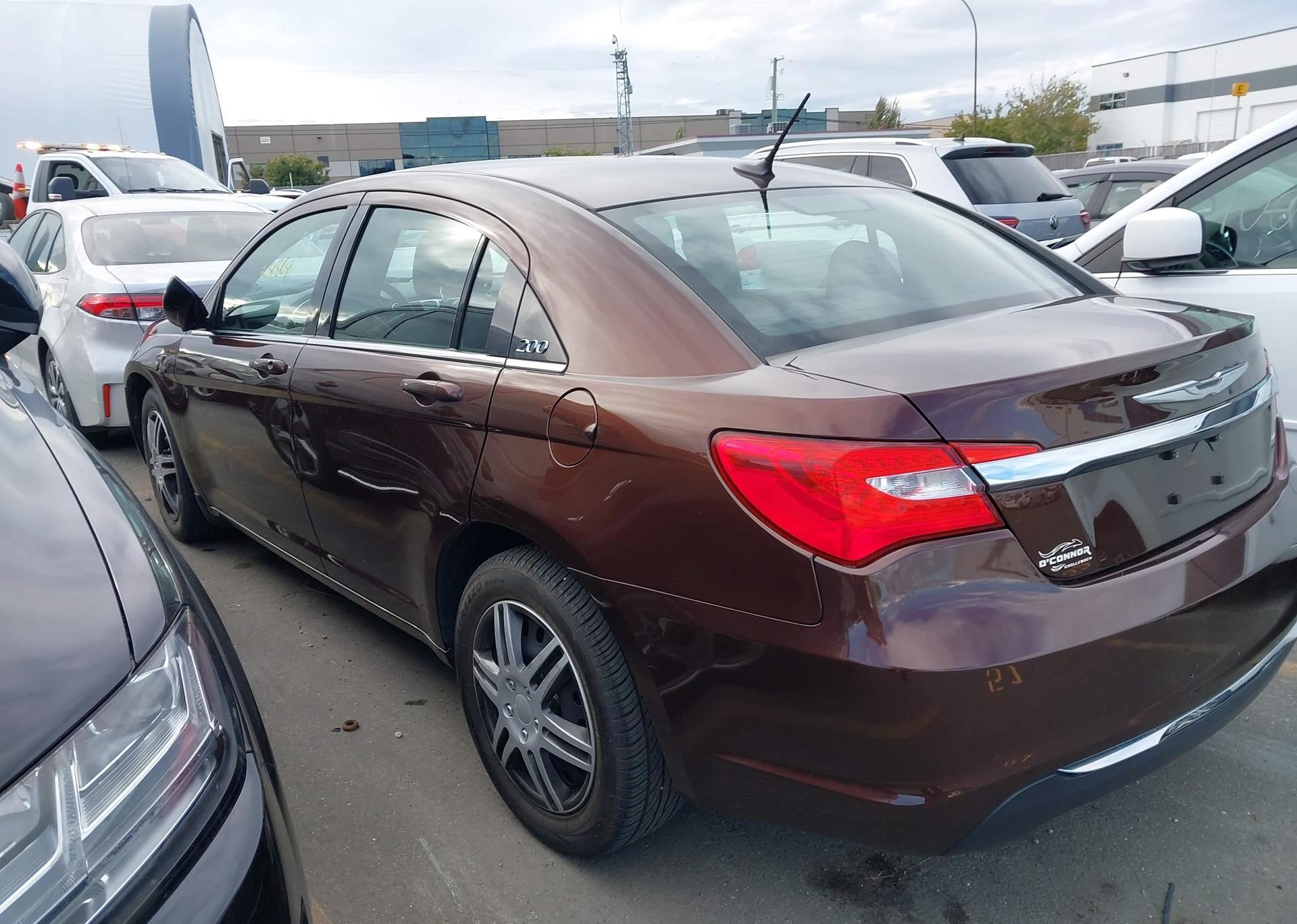 2013 CHRYSLER 200