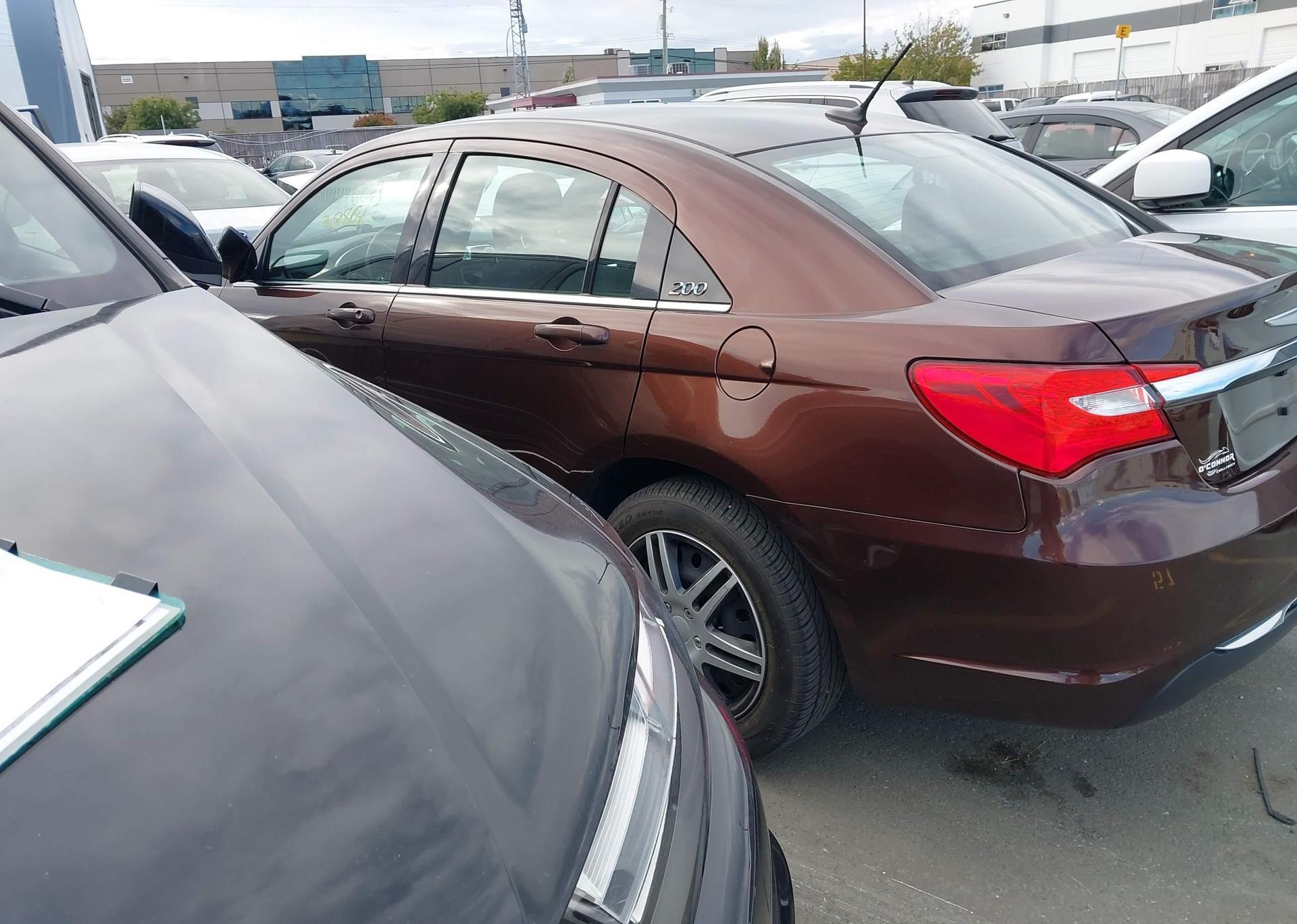 2013 CHRYSLER 200