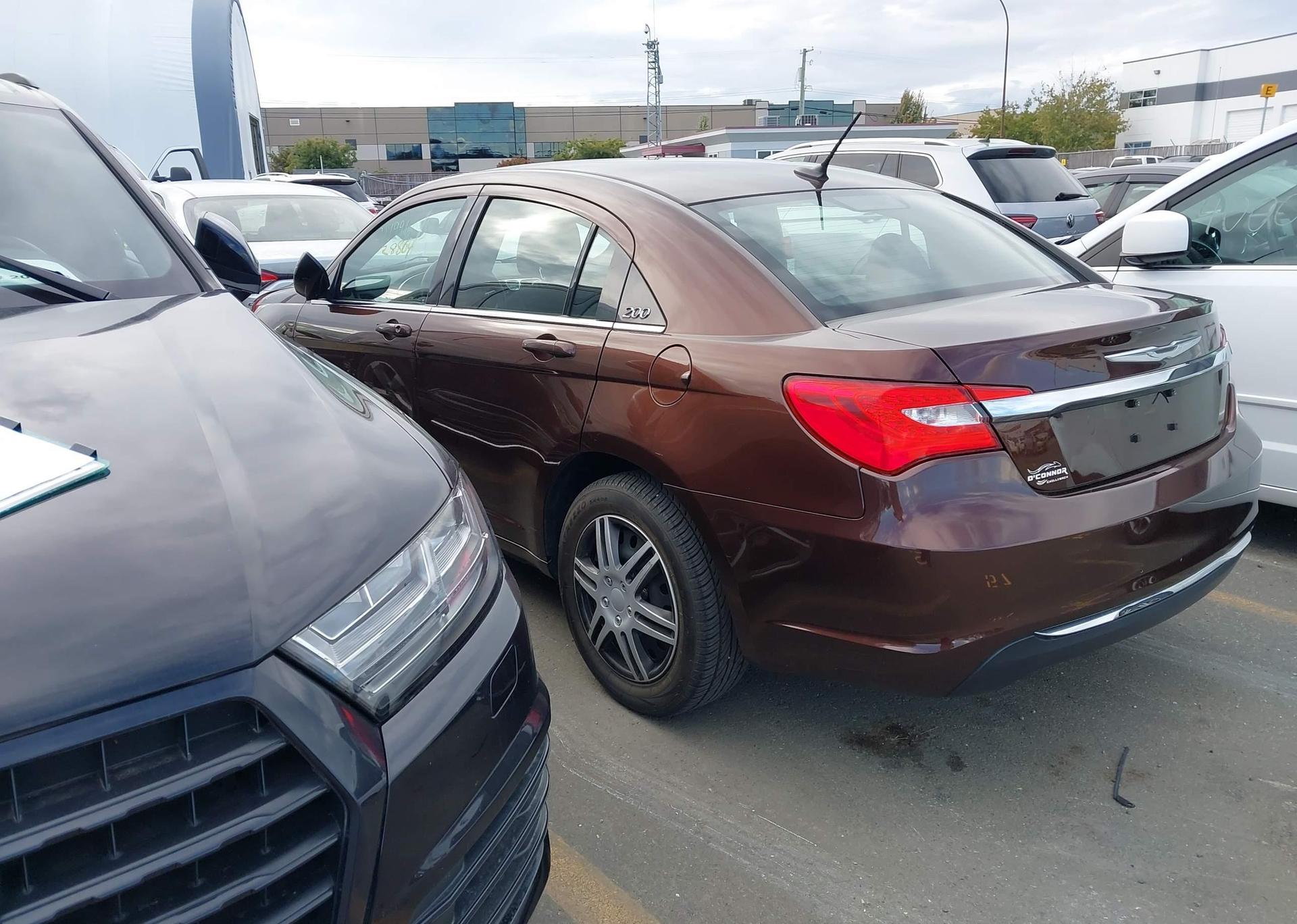 2013 CHRYSLER 200