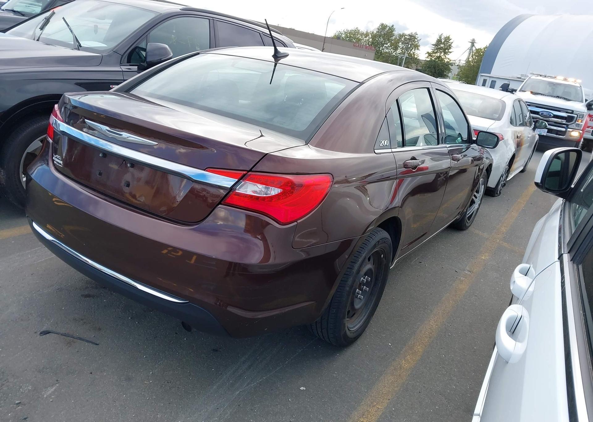 2013 CHRYSLER 200