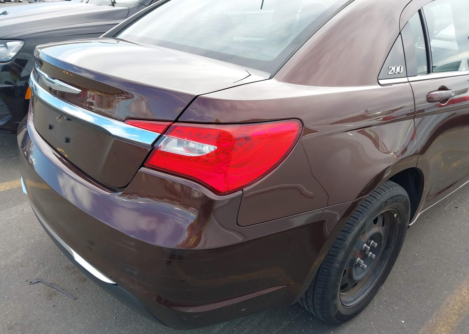 2013 CHRYSLER 200